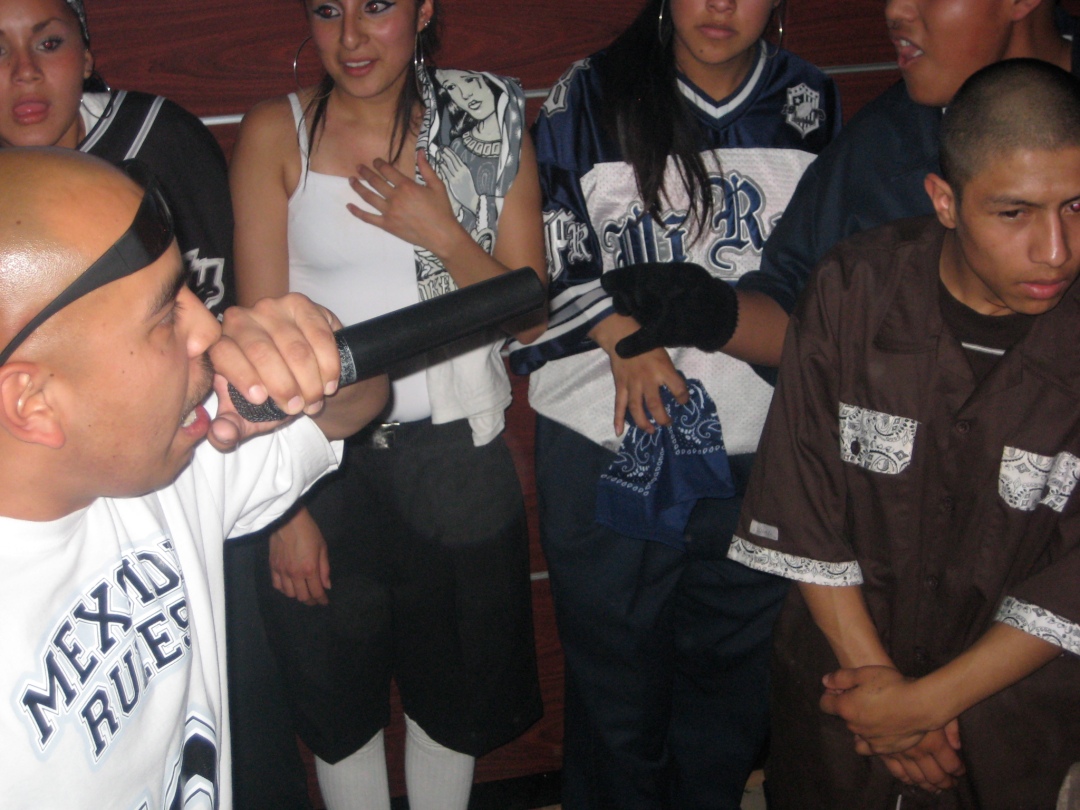Rapper Tetos gave a controlled performance. Ticoman, D.F.;October 18, 2009
